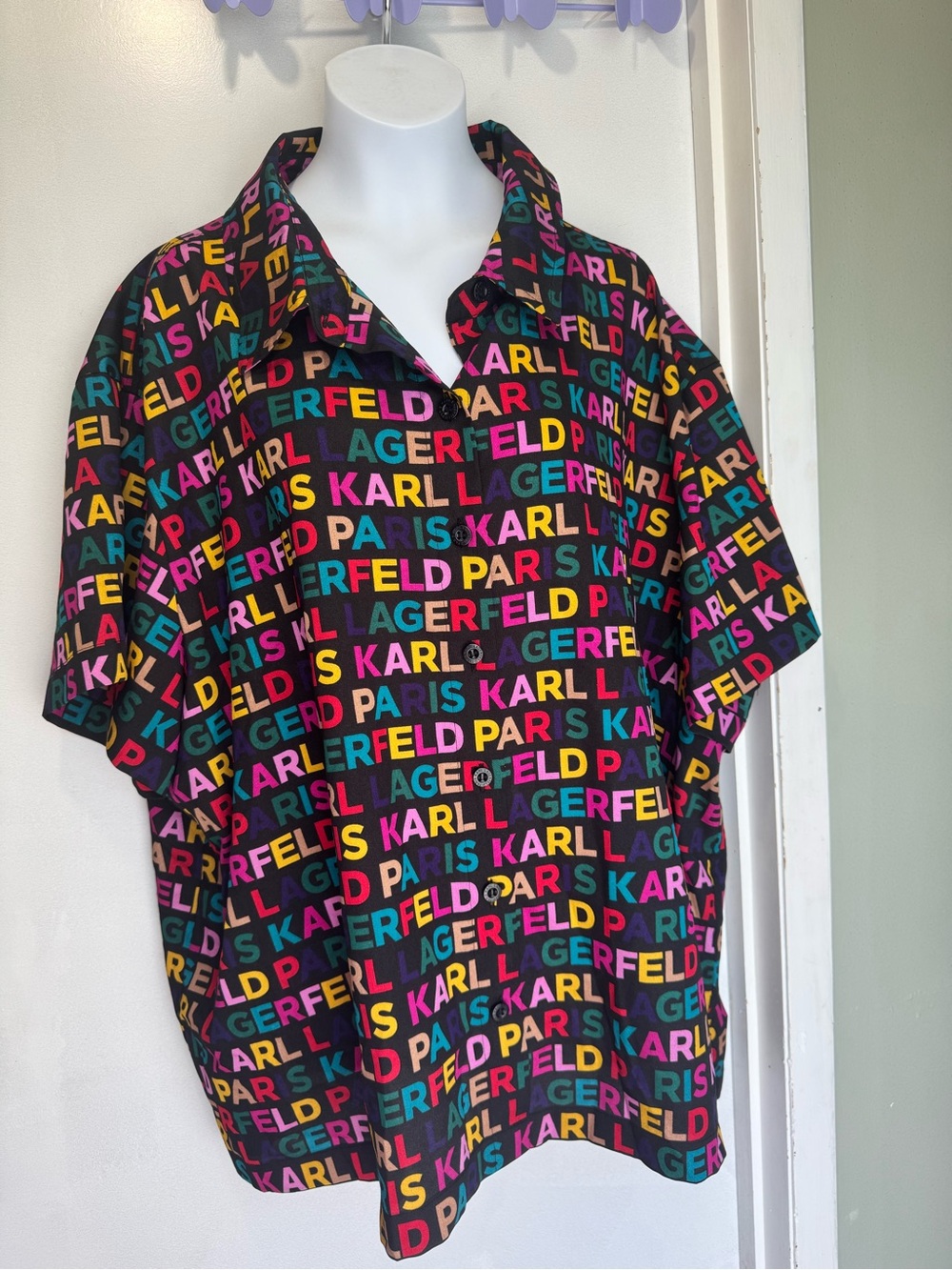 Karl Lagerfeld Black Multicolor Logo Print Short Sleeve Polo Tee